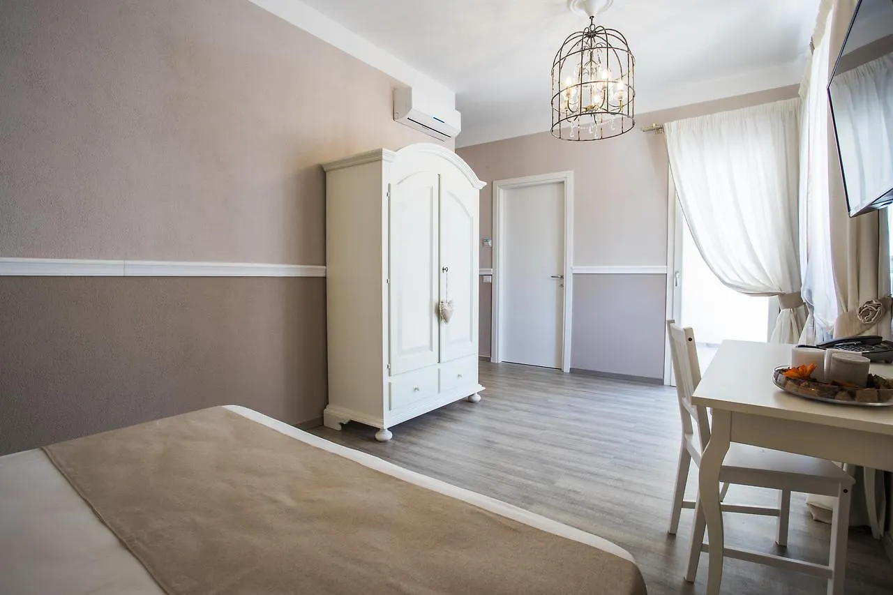 Les Suites Magnolia Olbia 4*,  İtalya